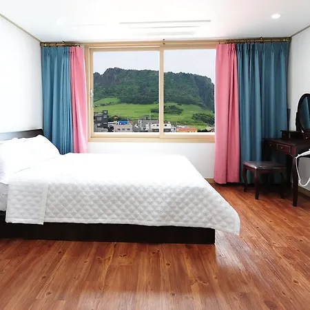 Seongsanpo Love Pension Seogwipo Exterior photo
